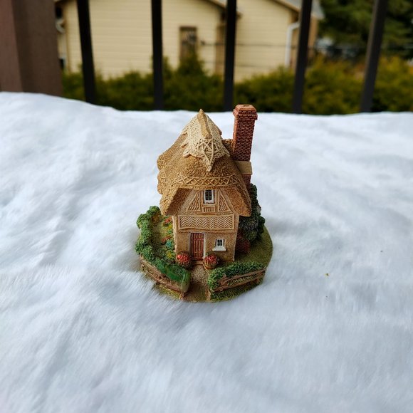 Liliput Lane & David Winter Miniature Cottages - Picture 15 of 16